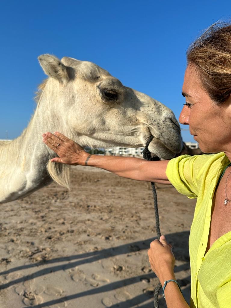 Gina e un cammello a Marrakech